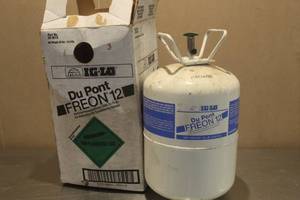 lot 3 image: Refrigerant - Freon 12
