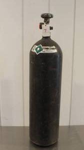 lot 7 image: Compressed Nitrogen Tank