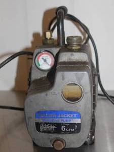lot 13 image: Vacuum Pump