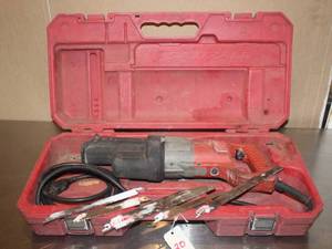 lot 20 image: Milwaukee Heavy Duty Sawzall