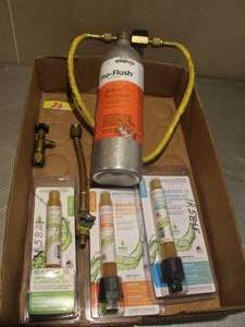 lot 22 image: Pro-Flush Injection Tool and Leak Detection Dye Lot