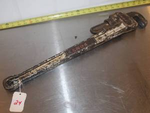 lot 24 image: Lenox Heavy Duty Pipe Wrench