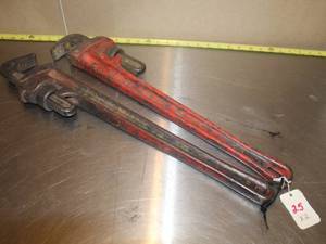 lot 25 image: Pipe Wrenches