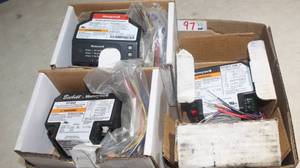 lot 97 image: Honeywell Primary Controls - NIB