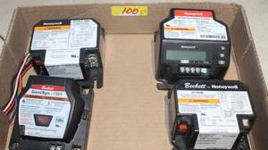 lot 100 image: Honeywell Primary Controls