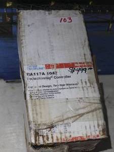 lot 103 image: Honeywell Protectorelay Oil Burner Controller - NIB
