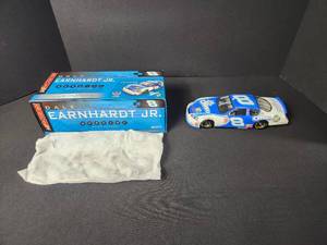 lot 8 image: #8 Oreo  Ritz 2006 Monte Carlo 124 NASCAR Dale Earnhardt Jr. Limited edition