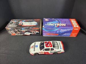 lot 30 image: #29 GM Goodwrench Service Plus 2001 Monte Carlo 124 NASCAR Limited Edition Kevin Harvick  2001