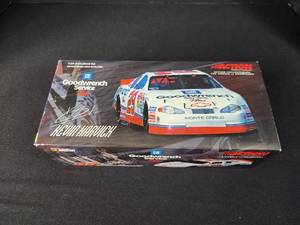 lot 31 image: #29 GM Goodwrench Service Plus Oreo Show Car 2001 Monte Carlo 124 NASCAR Limited Edition Kevin Harvick  2001