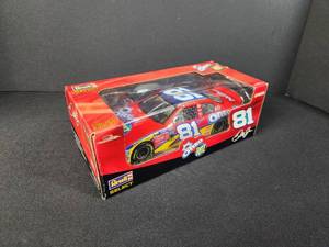lot 43 image: #81 OREO  RITZ 2005  124 NASCAR Limited Edition Dale Earnhardt Jr. 2005 Revell