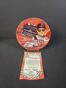 lot 63 image: Silver Select 6 12 Decorated Porcelain Plate Bordered in 24k gold Dale Earnhardt 2001( lot a )