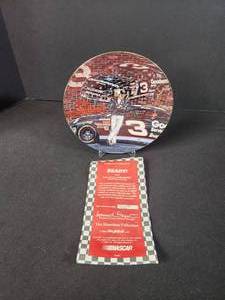 lot 84 image: Ready  6 12 Decorated Plate Dale Earnhardt 2001 Hamilton Collection