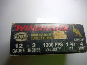 lot 35 image: Winchester 12 gauge high velocity turkey loads
