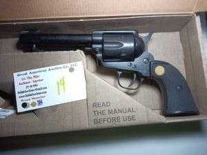 lot 14 image: Chiappa 22 revolver with box