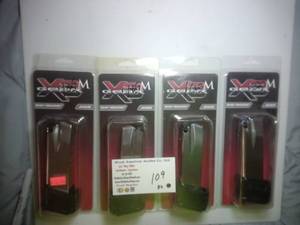 lot 109 image: 4X NIB XD Gear Magazines 16 rd
