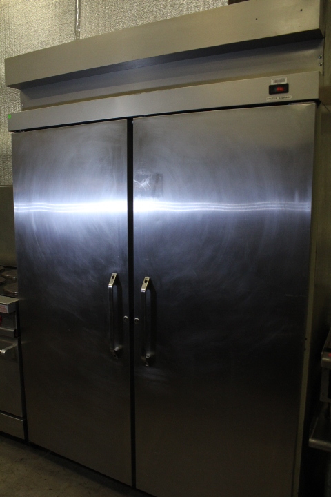 lot 6 image: Hobart 2 door freezer