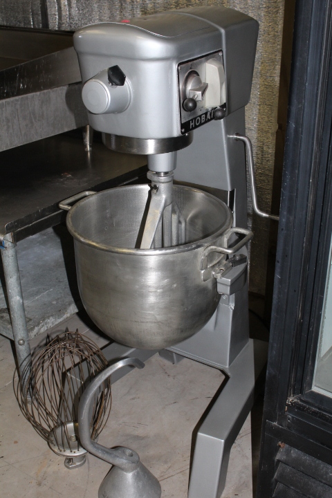 lot 7 image: Hobart 30 quart mixer - completely reconditioned