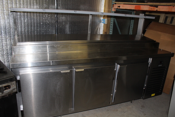 lot 12 image: Refrigerated Pizza Prep