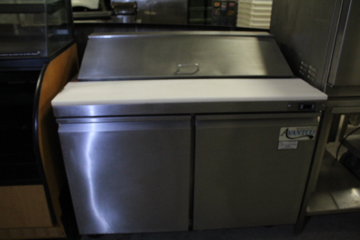 lot 13 image: 4 refrigerated sandwich prep