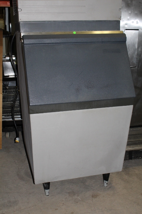 lot 15 image: Scotsman Ice Bin
