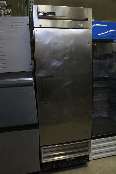 lot 16 image: True One Door Freezer