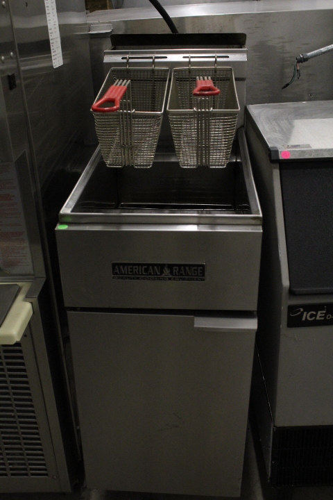 lot 23 image: American Range Fryer