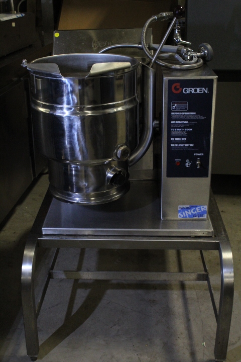 lot 34 image: Nice Groen 20 quart jacketed STEAM KETTLE