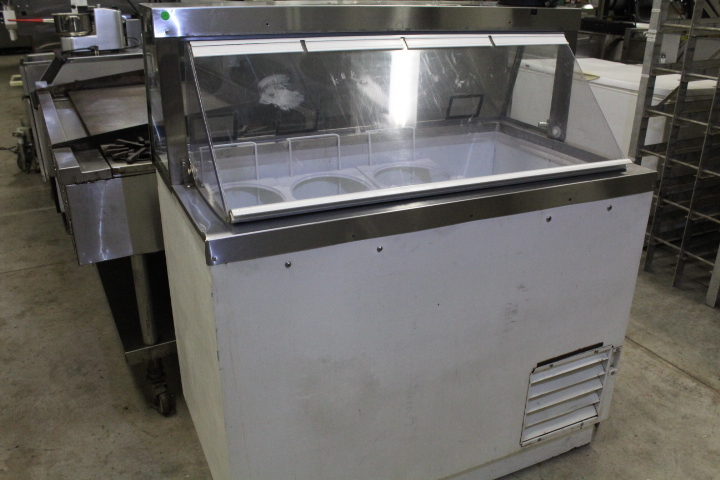 lot 40 image: Ice Cream Dipping Cabinet
