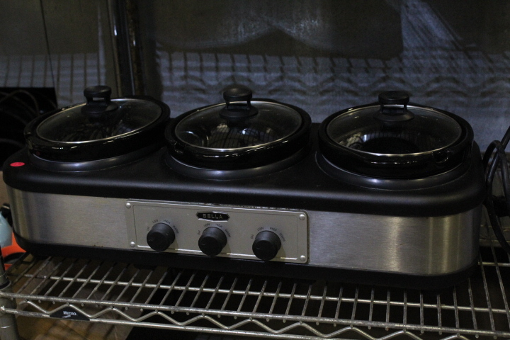 lot 72 image: 3 Well Slow Cooker