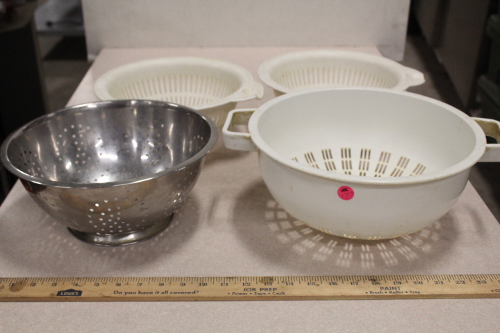 lot 177 image: Colander lot