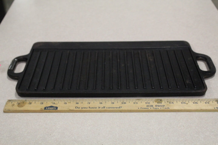 lot 184 image: Cast Iron griddle