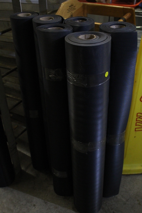 lot 194 image: Rolled rubber mat