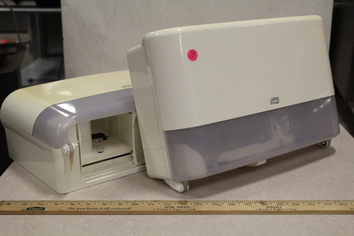 lot 197 image: Toilet Paper dispensers