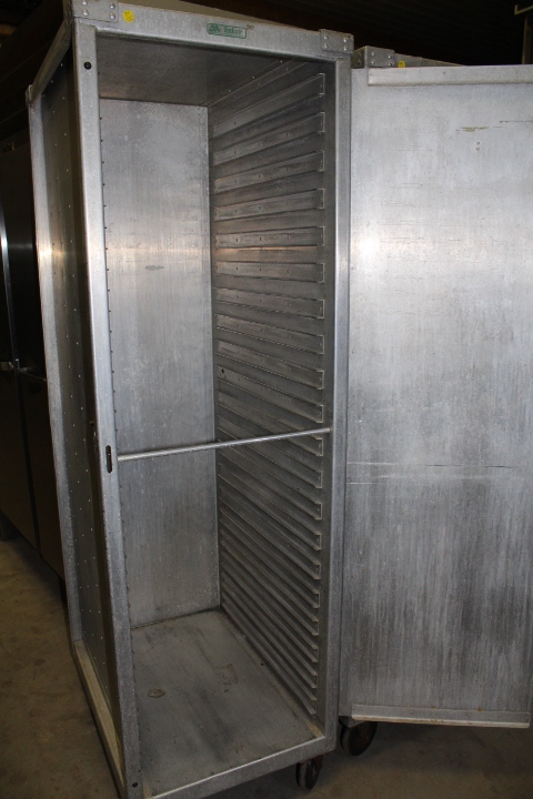 lot 99 image: Sheet pan  speed rack cabinets