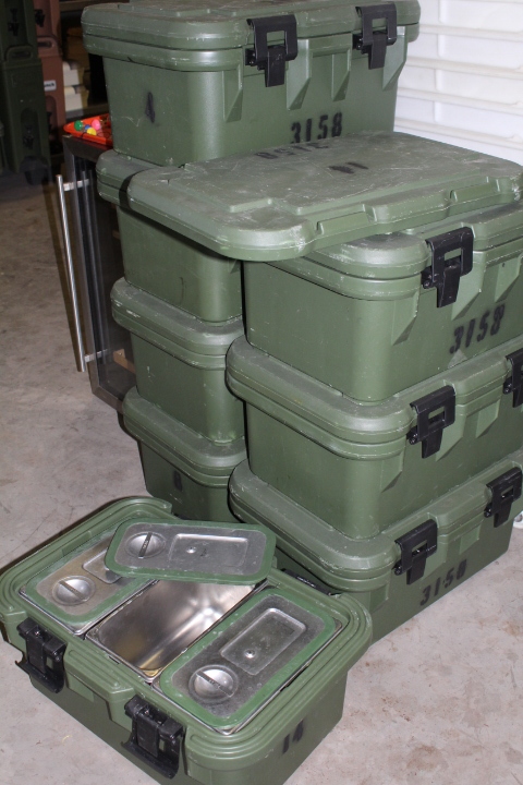 lot 108 image: Cambro Catering Insulated food pan carriers
