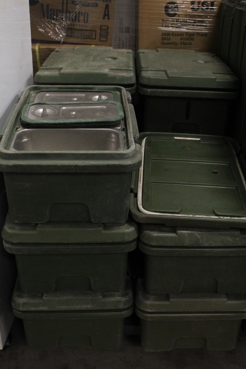 lot 109 image: Cambro Catering Insulated food pan carriers
