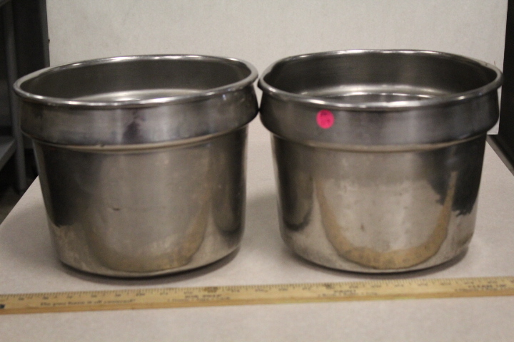 lot 119 image: 11 qt round insert pans