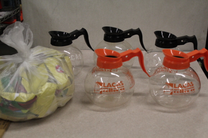 lot 123 image: Coffee Pot lot