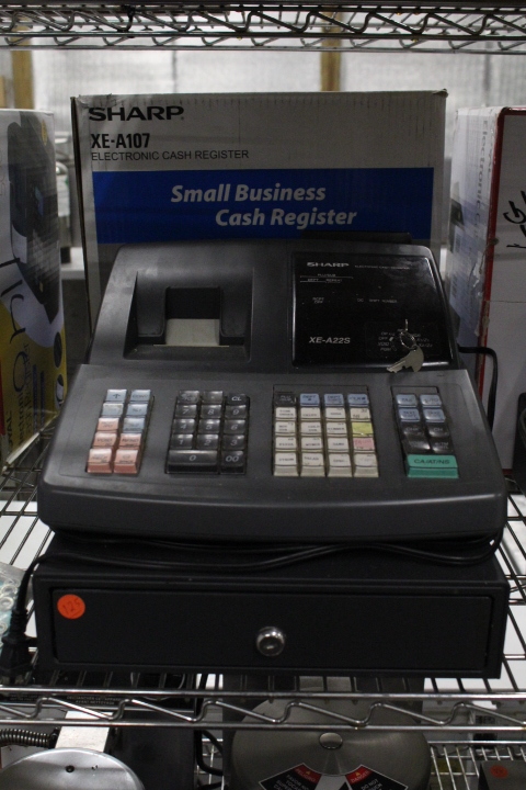 lot 125 image: Cash Register