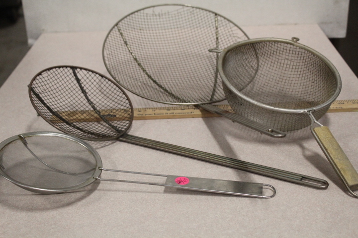 lot 134 image: Skimmers  collanders