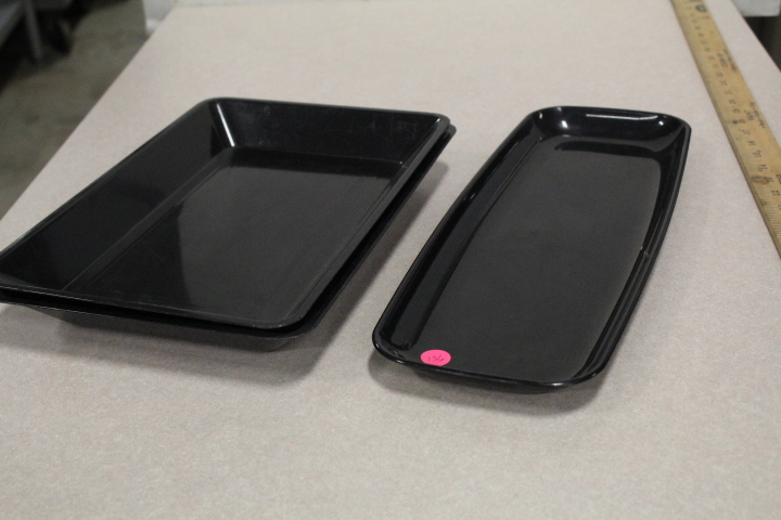 lot 136 image: Food tray lot
