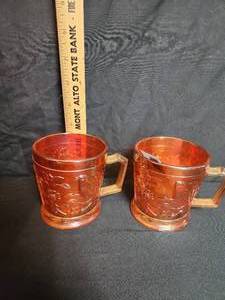 lot 10 image: Imperial Glass Robin (2) Marigold 3 12