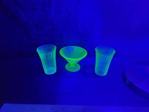 lot 11 image: 3 piece Uranium Glass cups and Sherbert Dish  U. V. Responsive
