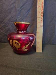 lot 41 image: 6 Bohemian Czech Ruby Red Vase