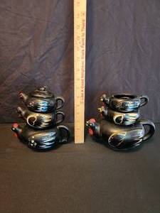lot 42 image: Vintage Stacking Red Ware Stacking Tea Pot Japan 1 good set and 1 damaged set.