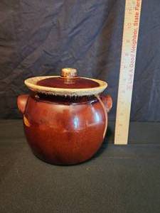 lot 43 image: 7 Hull Brown Drip Glaze