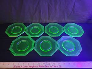 lot 19 image: Imperial Uranium Glass Molly Vaseline Glass 5 12 lot of 7