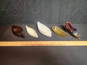 lot 30 image: 5 pieces of vintage glassware