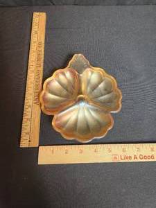lot 60 image: Jeannette Carnival Glass 6 X 7