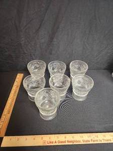lot 61 image: 7 pieces  Hazel Atlas Gothic big top Peanut Butter Glass Footed 3 12